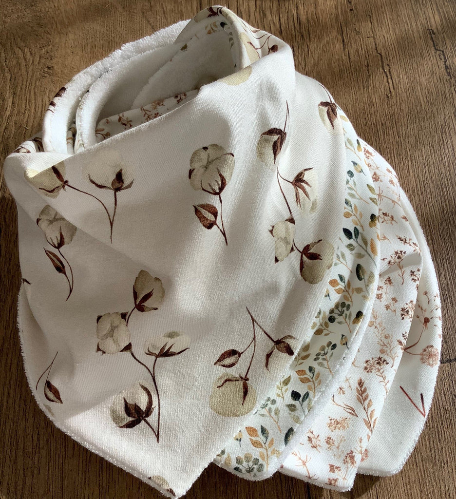 Bavoir bandana, bib